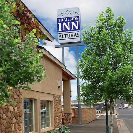 Trailside Inn Алтурас Екстериор снимка