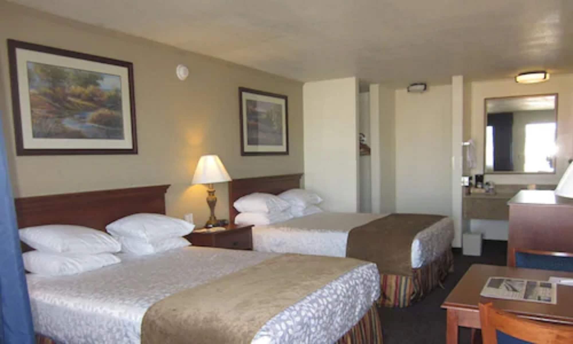 Trailside Inn Алтурас Екстериор снимка