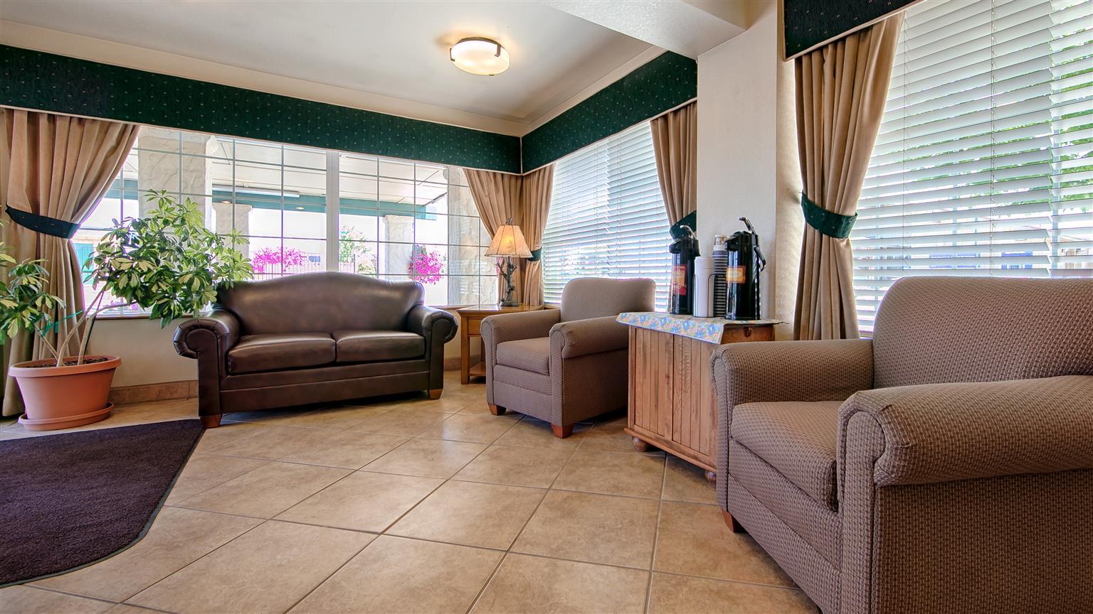 Trailside Inn Алтурас Екстериор снимка