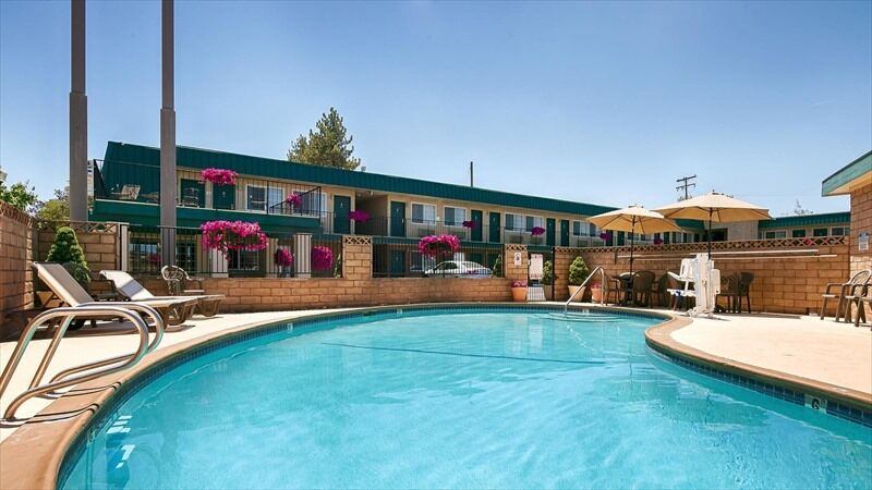 Trailside Inn Алтурас Екстериор снимка